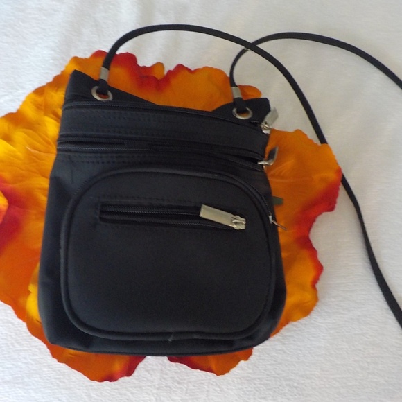 NEW Giant Flower Front Crossbody Bag - Picture 3 of 7